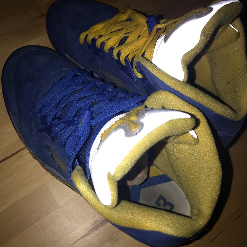 Jordan 5 blue and yellow worn only a few times